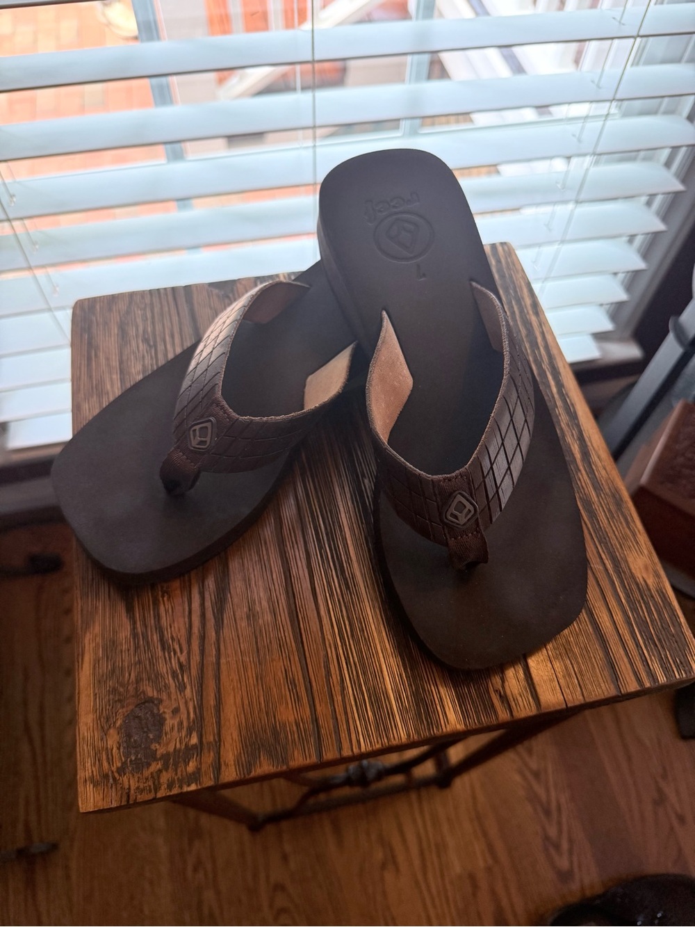 Reef Brown Leather Checkerboard Brown Flip Flops EVA sz 7 women’s